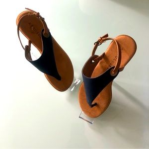 Aerosoles Women’s Sandal in Blue Faux Leather, size 7.5